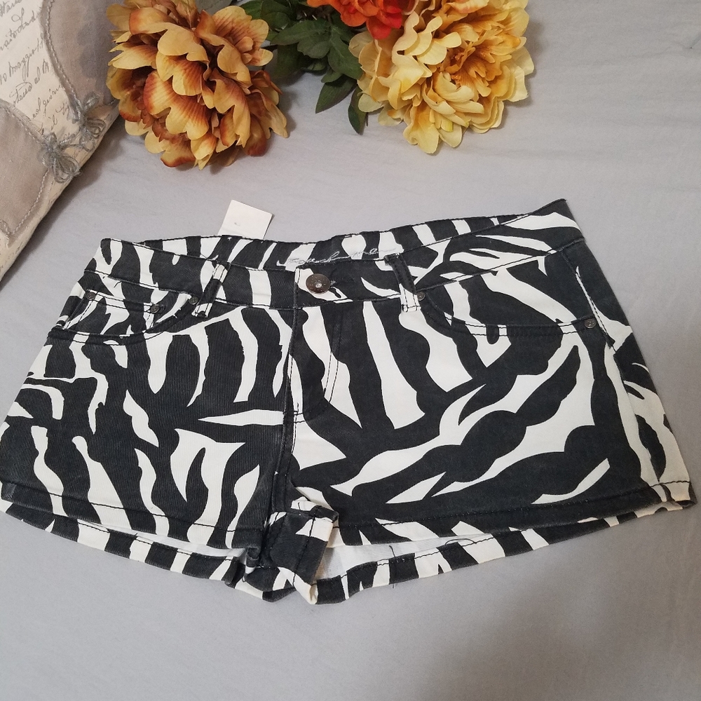 Nice Shorts🌹 touch me size 7/8